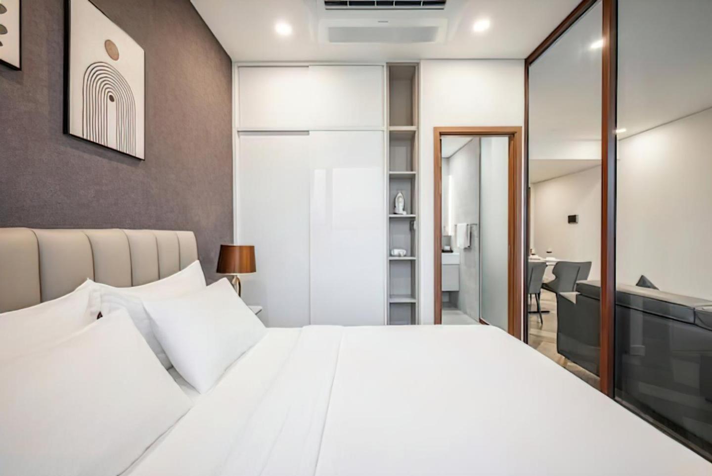 The Metropole - Horizon View Riverside D2 * Ho Chi Minh City